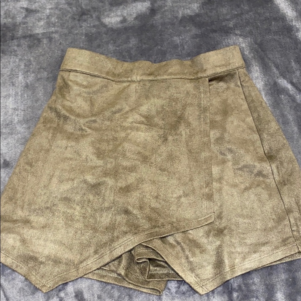 Skirt! Beautiful material Never Worn!